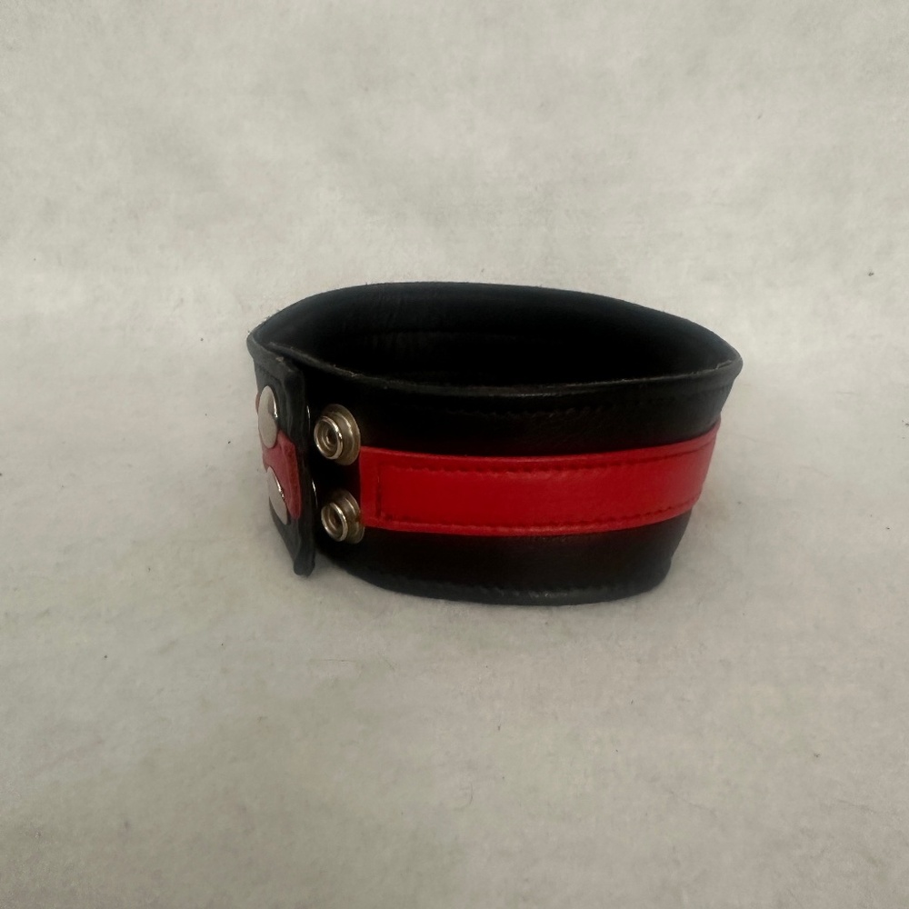 Leathermasters Black Red Arm Band 15.5-16" bicep 17.5" length Handmade quality